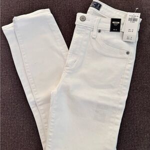 Abercrombie & Fitch - Women's White Jeans NWT